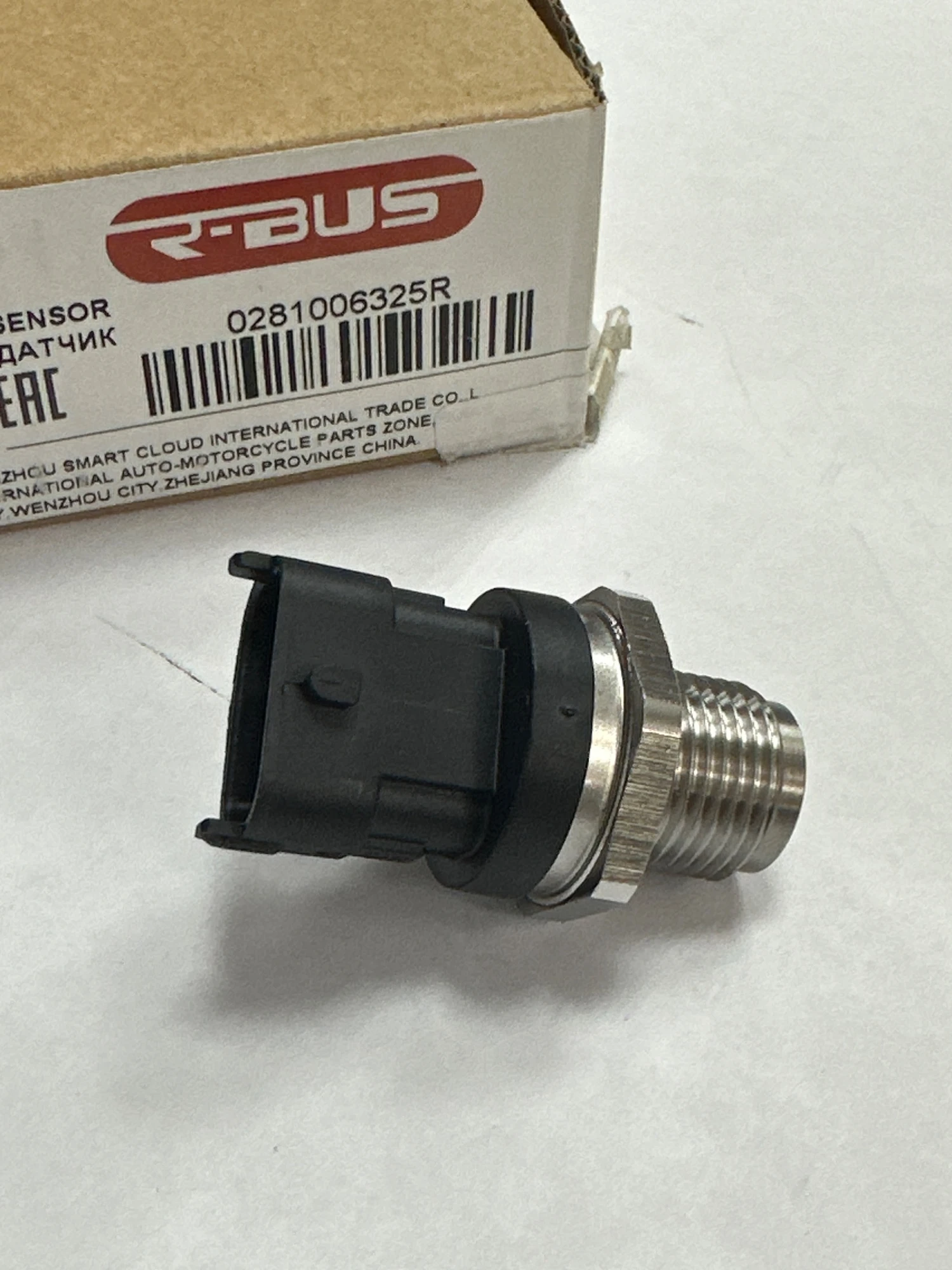 Датчик давления в рампе (3pin) CUMM (0281006325) — фото