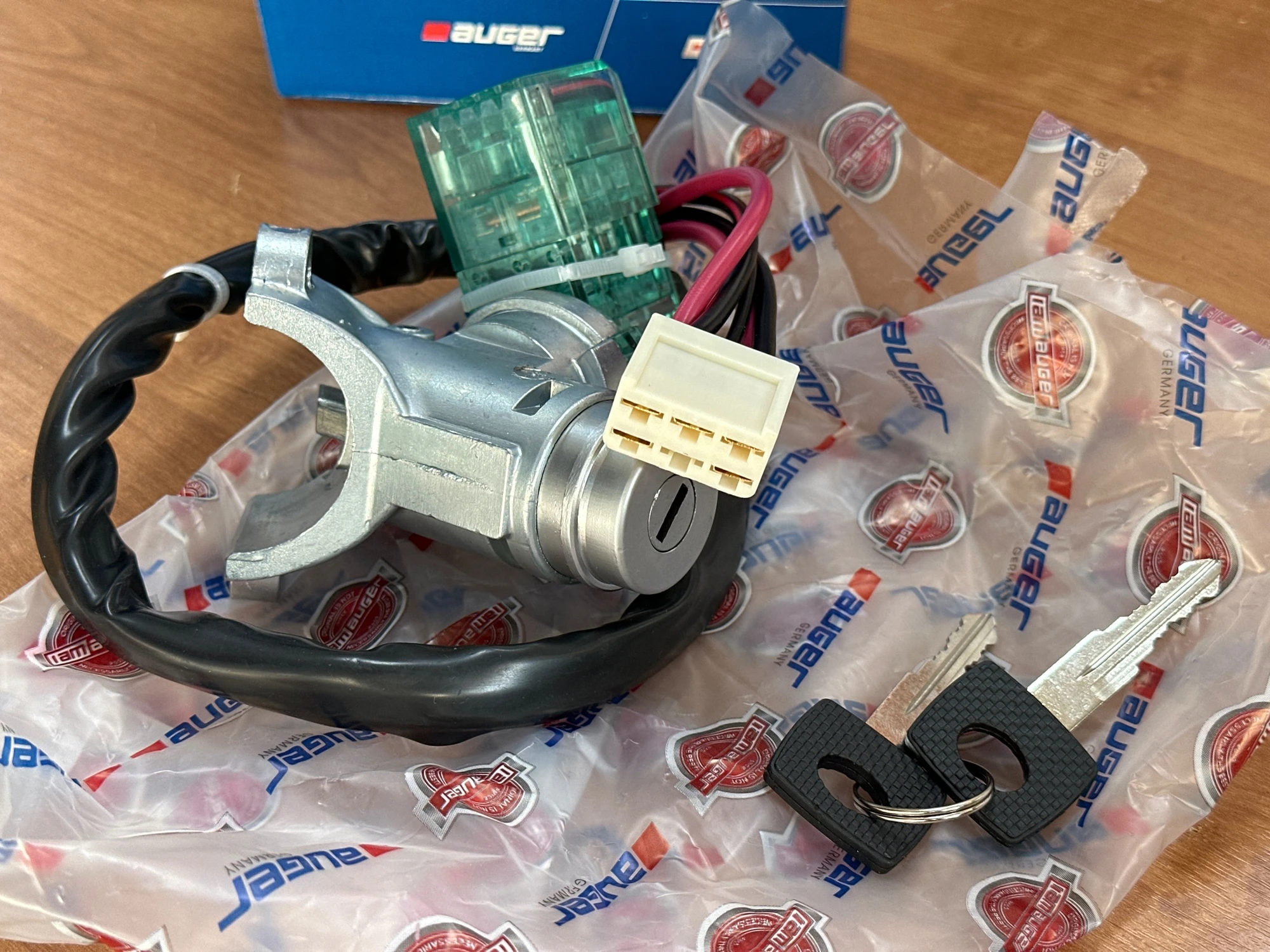 Замок зажигания в сборе Лиаз, SCANIA (82517) — фото